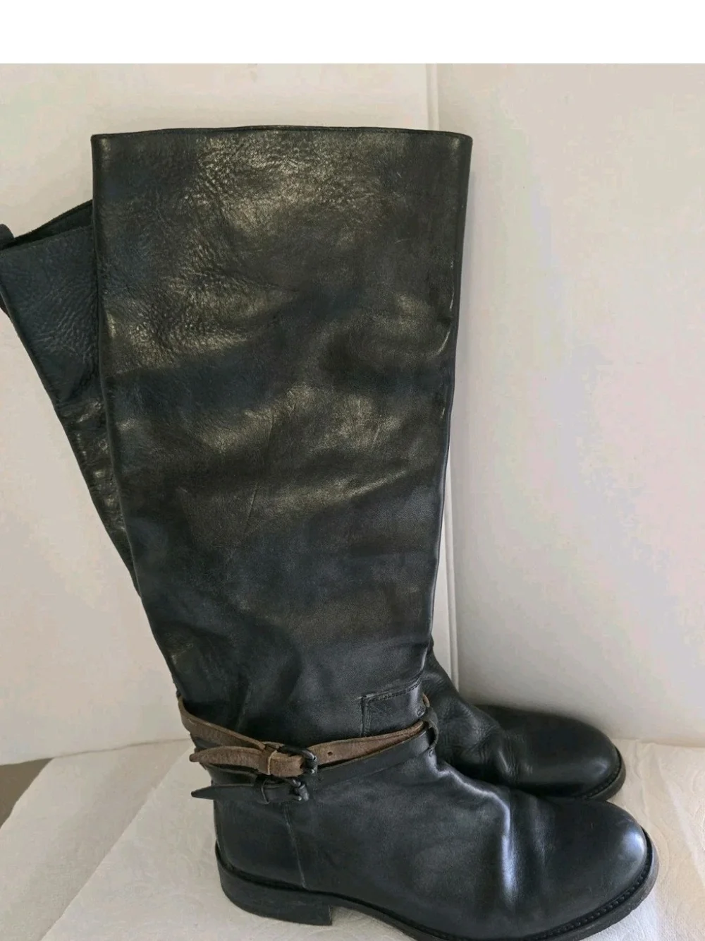 HTC Womans  Black Leather High Riding  Boots with Brown Straps Size 8